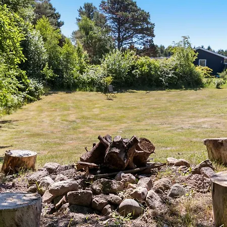 Idyllic With Large Garden Fårevejle